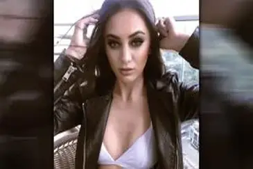 Dokumentasi Jennifer Cantik Bersantai Kasur