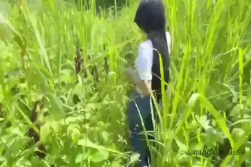 Gadis Cantik Pasrah Goyang Kasur Kebun Sepi